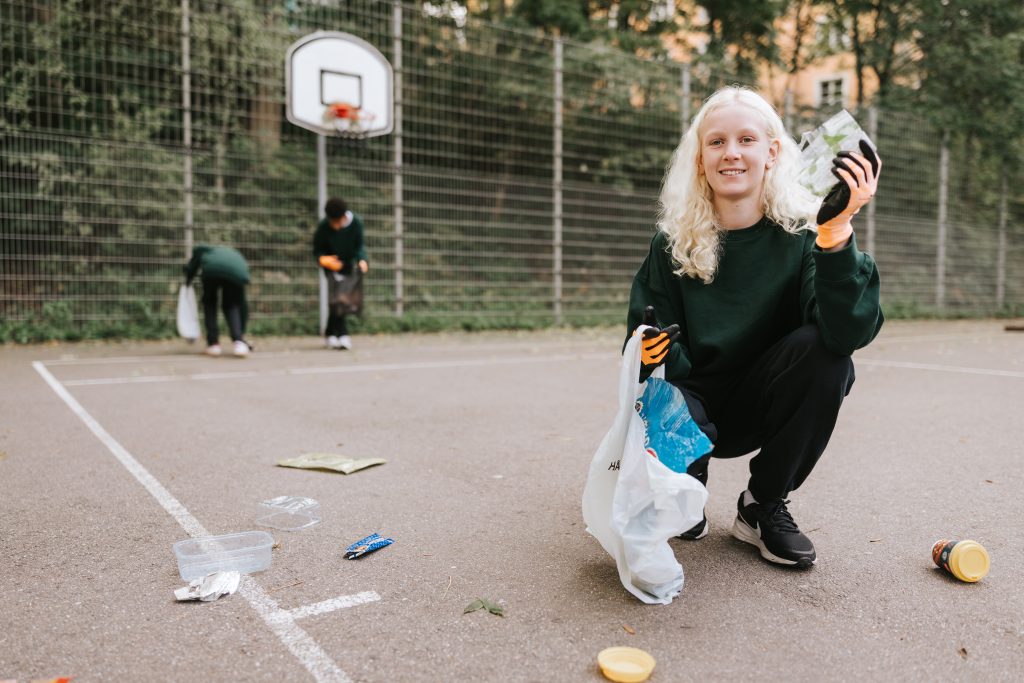 Barn plockade 379 ton skräp