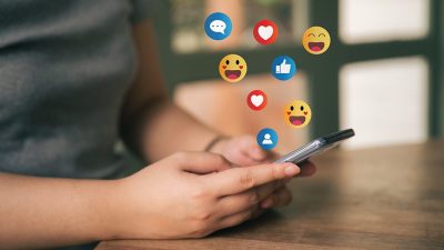 Sverige kanske inför 15-årsgräns på sociala medier